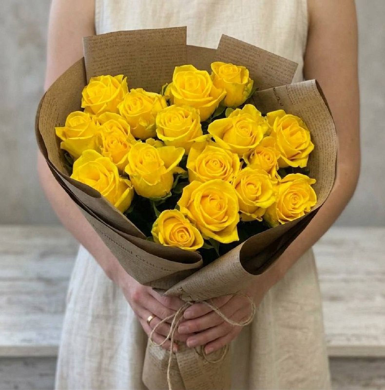 Моно-букет из желтых роз